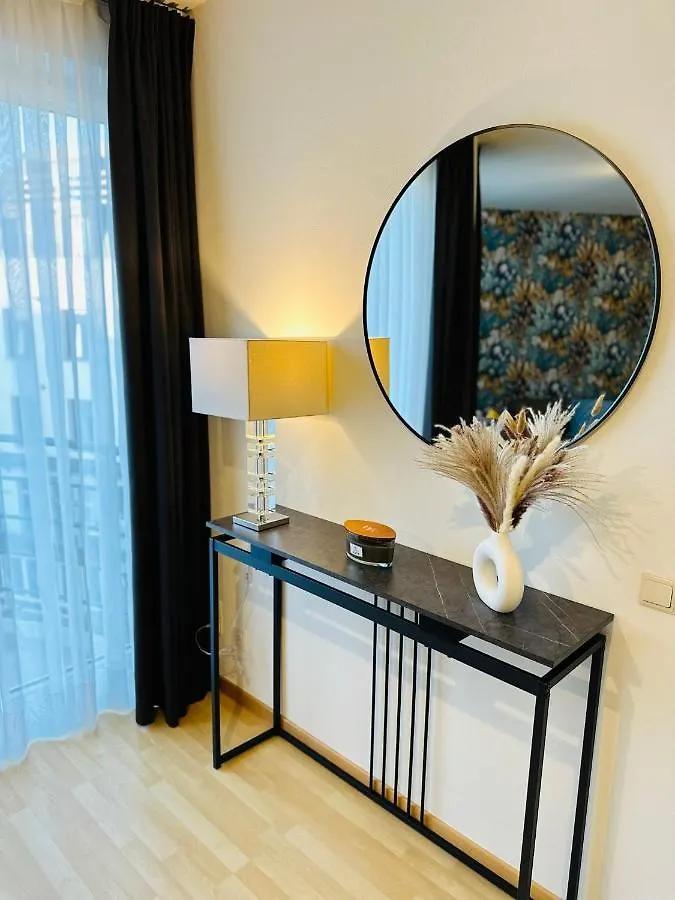 Urbanstay Suites Apartment In Charming Sablon Brussels